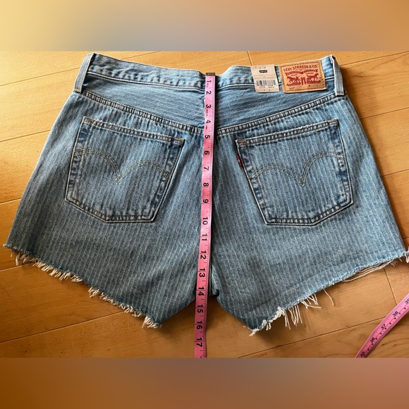 501 Levi’s Shorts with Pen Strips - Picture 7 of 9